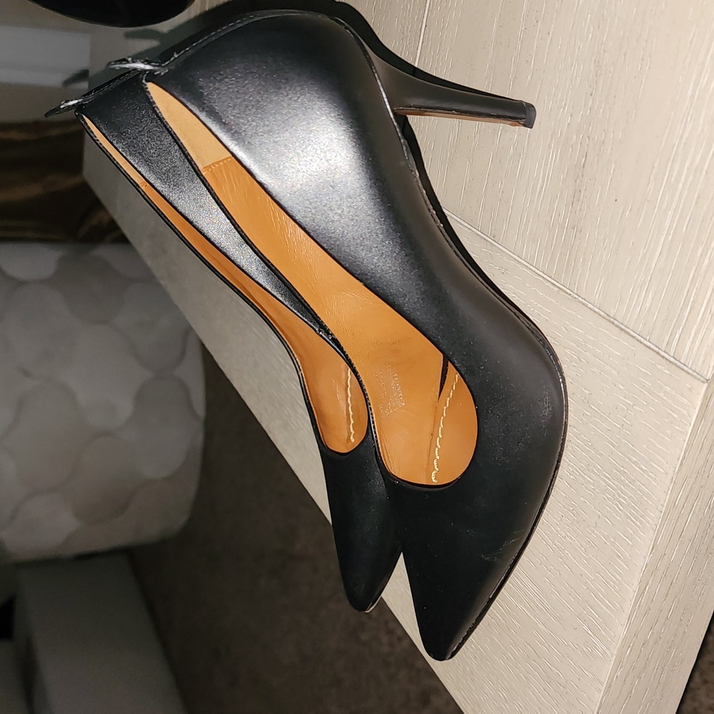 COACH PERFECT BLACK LEATHER EUC PUMPS SIZE 8.5M